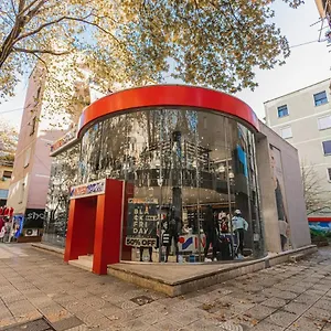 https://tirana-city-centre-folk-hotel.hotels-in-tirana.com